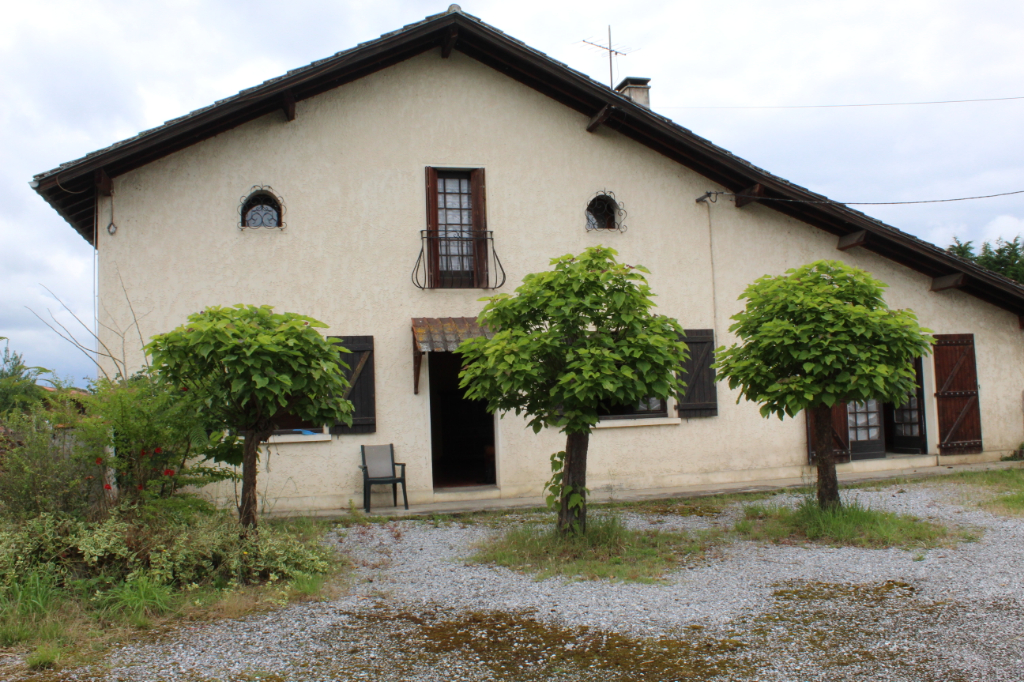 Maison Saint Sever 10 pièce(s) 221.70 m2 Maison Saint Sever 10 pièce(s) 221.70 m2