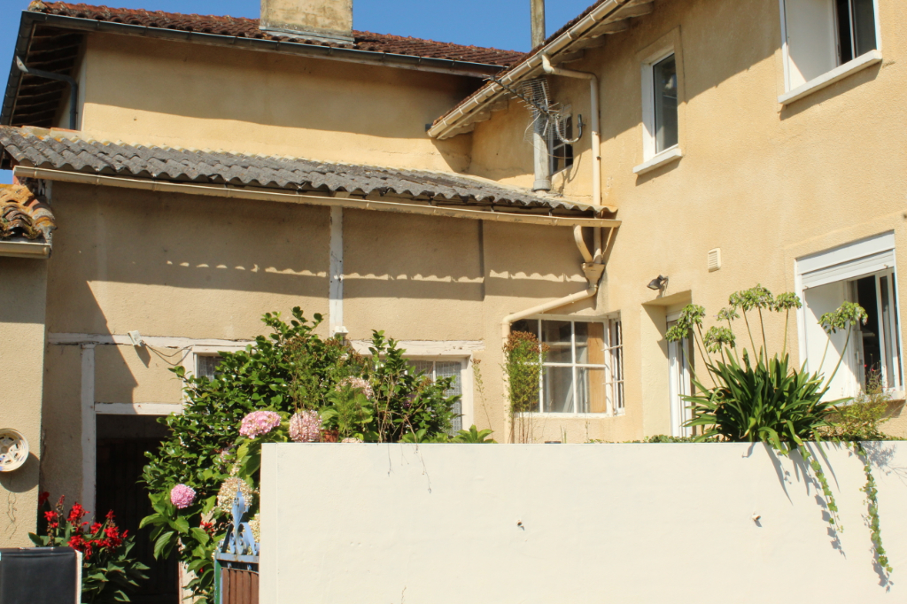 Maison Momuy 8 pièce(s) 175 m2 Maison Momuy 8 pièce(s) 175 m2