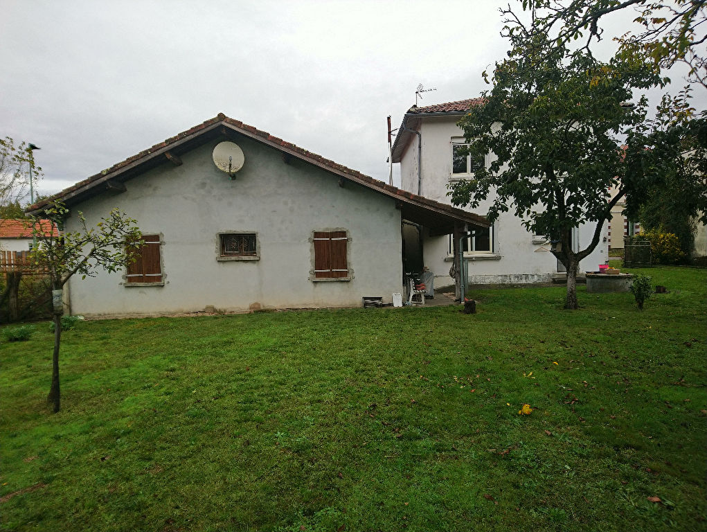 Maison Escource 7 pièce(s) 156 m2 Maison Escource 7 pièce(s) 156 m2