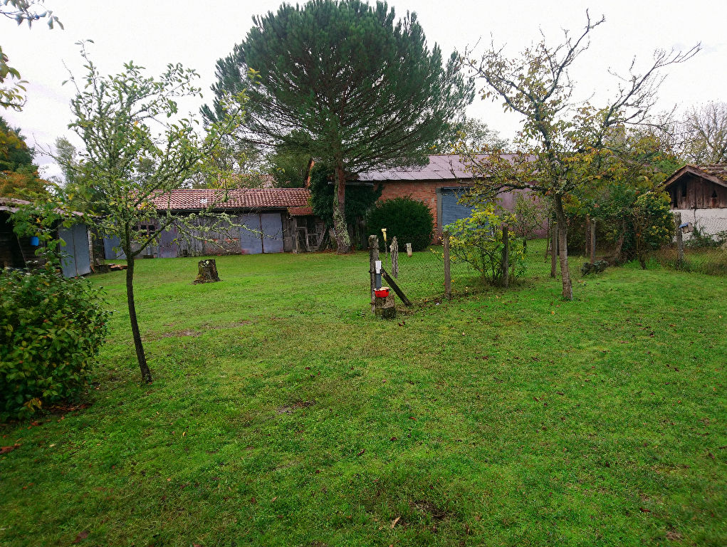 Maison Escource 1 pièce(s) 200 m2 Maison Escource 1 pièce(s) 200 m2
