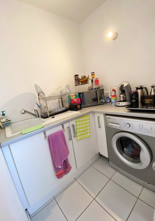 Studio 30m2 + Parking Sout. / Garage Studio 30m2 + Parking Sout. / Garage