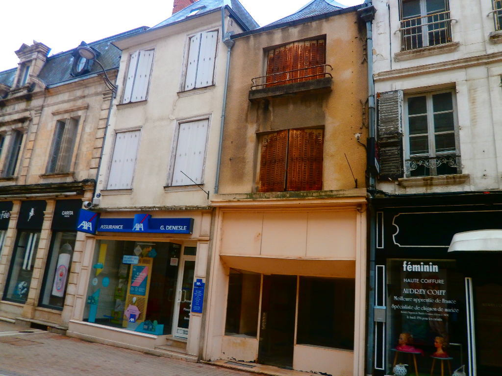 IMMEUBLE MIXTE COMMERCE ET HABITATION IMMEUBLE MIXTE COMMERCE ET HABITATION