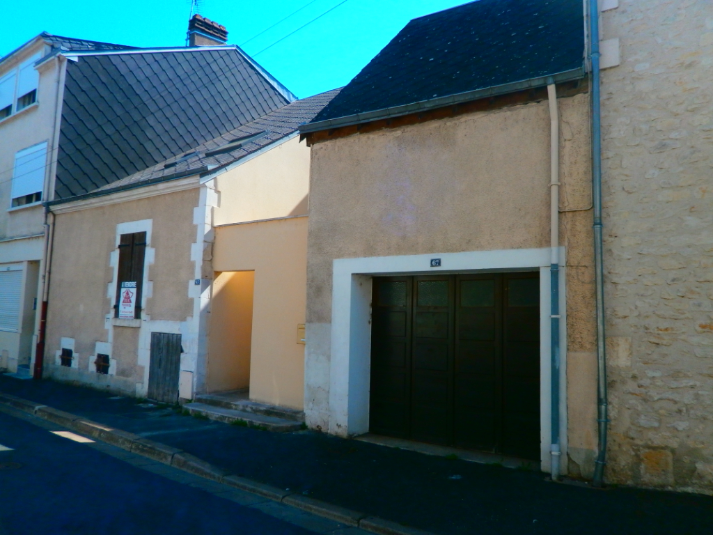 MAISON DE 180 M2 A RENOVER AVEC GARAGE ET JARDIN 460 M2 MAISON DE 180 M2 A RENOVER AVEC GARAGE ET JARDIN 460 M2