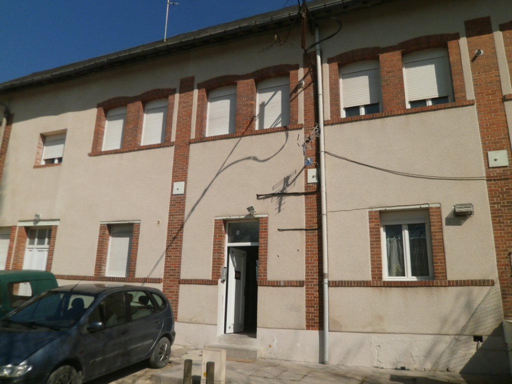 VIERZON APPT 2 PIECES 36 M2 AU 1 ER VIERZON APPT 2 PIECES 36 M2 AU 1 ER