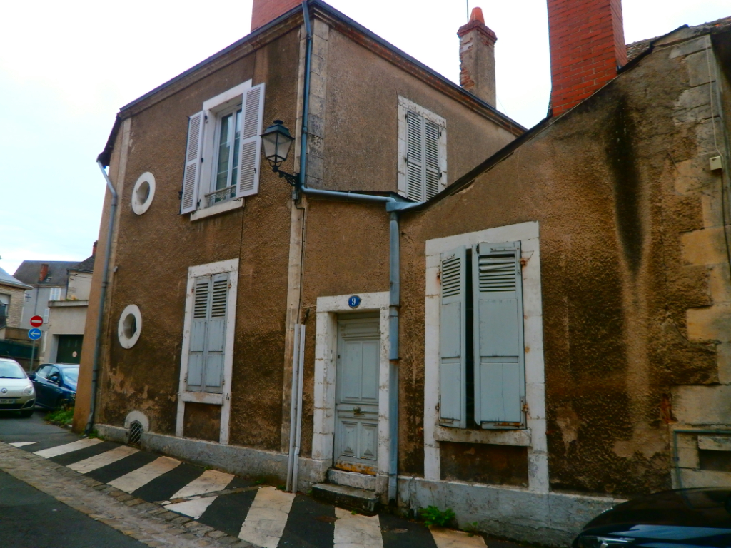 MAISON DE VILLE 3 PIECES a renover MAISON DE VILLE 3 PIECES a renover