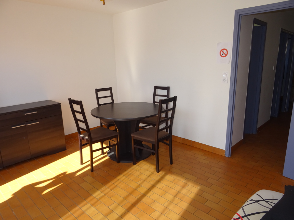 CENTRE VILLE P2 de 38m² CENTRE VILLE P2 de 38m²