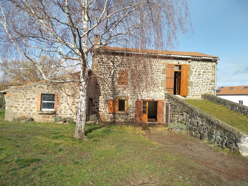 Maison Sanssac L Eglise 4 pièce(s) 120 m2 Maison Sanssac L Eglise 4 pièce(s) 120 m2