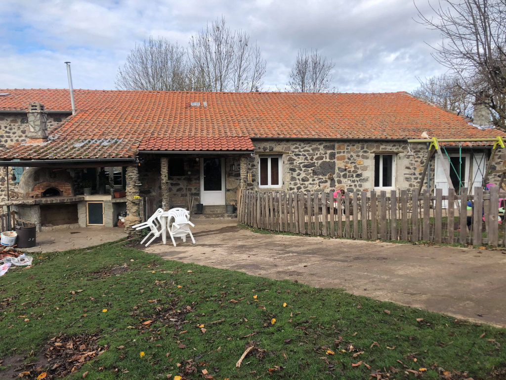 Ferme rénovée à Saint-Haon Ferme rénovée à Saint-Haon