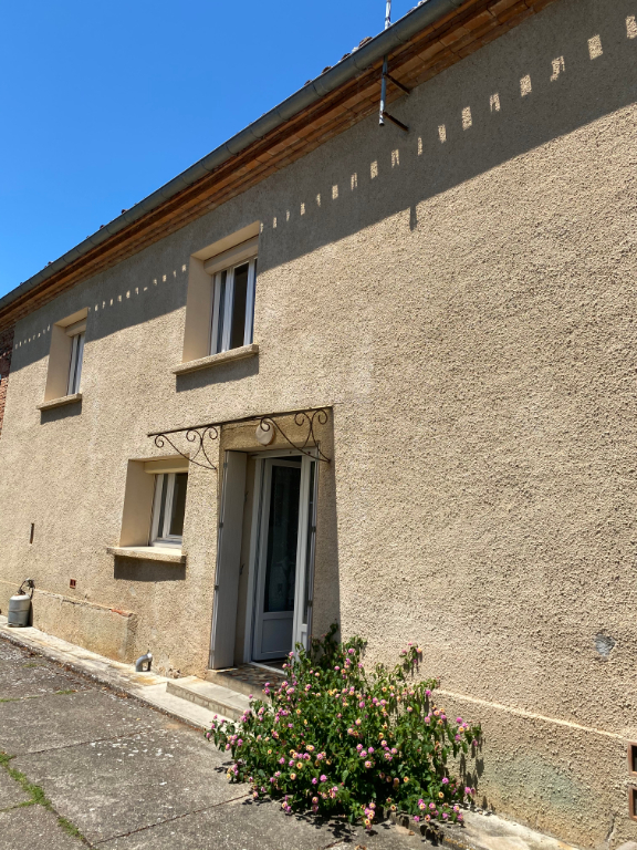 Maison de village Lagrave 8 pièce(s) Maison de village Lagrave 8 pièce(s)