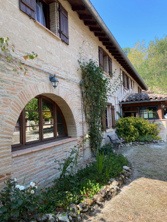 Propriété Lisle Sur Tarn 10 pièce(s) 325m2 Propriété Lisle Sur Tarn 10 pièce(s) 325m2