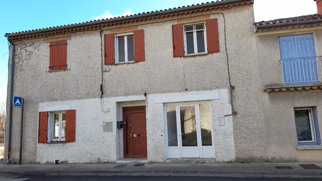Maison de ville de plus de 210 m2 en très bon état et beaux volumes. contact : 0699425308 Maison de ville de plus de 210 m2 en très bon état et beaux volumes. contact : 0699425308
