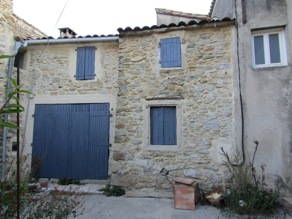 Maison de pays 7 pièce(s) 130 m2 avec beaucoup de charme. Maison en pierre. contact : 0699425308 Maison de pays 7 pièce(s) 130 m2 avec beaucoup de charme. Maison en pierre. contact : 0699425308