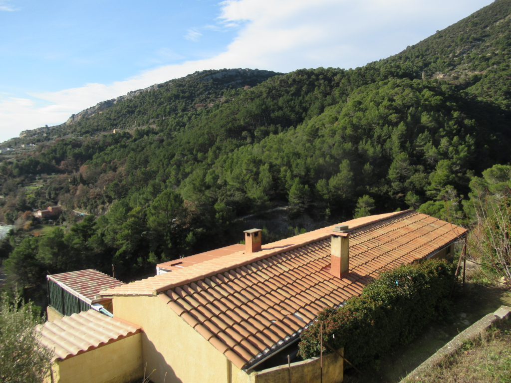 Maison - Appartement atypique de 66 m2 sur 1100 M2 de terrain boisé. Proche de Nyons sur la colline, vue splendide et calme assuré : 0699425308 Maison - Appartement atypique de 66 m2 sur 1100 M2 de terrain boisé. Proche de Nyons sur la colline, vue splendide et calme assuré : 0699425308