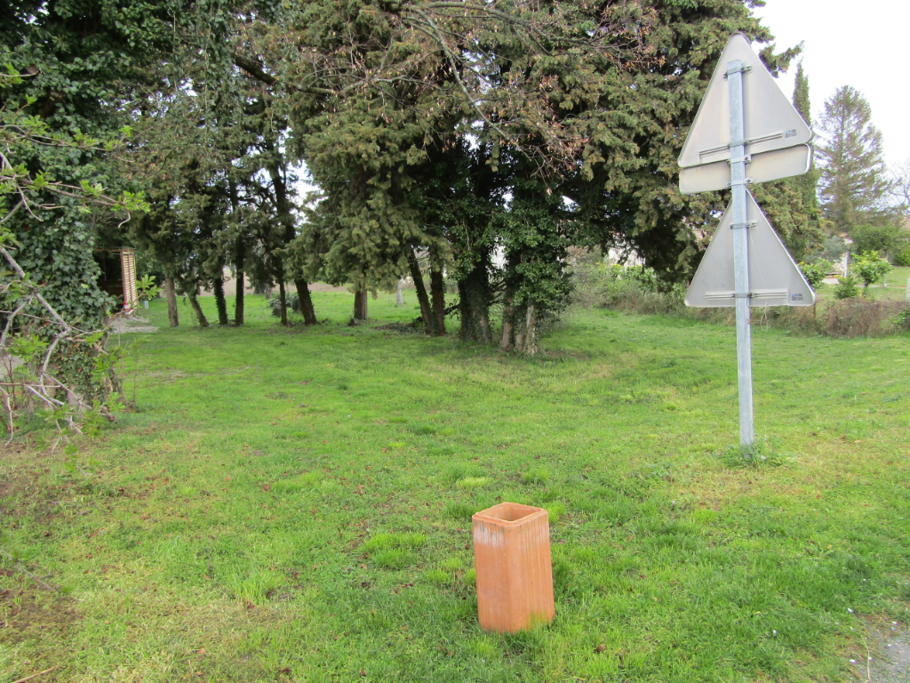 Maison 4 pièce(s) 84 m2 toute équipée et meublée état neuf et son terrain de 1100 m2 constructible 0699425308 Maison 4 pièce(s) 84 m2 toute équipée et meublée état neuf et son terrain de 1100 m2 constructible 0699425308