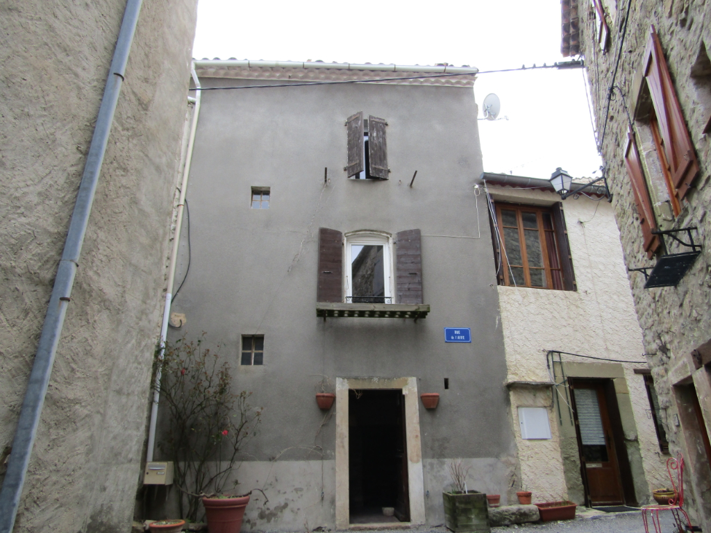 PETIT PRIX - Maison de village 3 pièce(s) 74 m2 avec jardinet dans un très beau village : 0699425308 PETIT PRIX - Maison de village 3 pièce(s) 74 m2 avec jardinet dans un très beau village : 0699425308