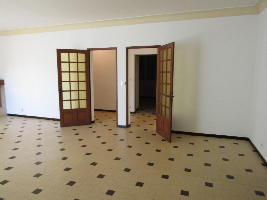 Très bel appartement Pernes Les Fontaines 6 pièce(s) 176 m2 et 2 garages : 0699425308 Très bel appartement Pernes Les Fontaines 6 pièce(s) 176 m2 et 2 garages : 0699425308