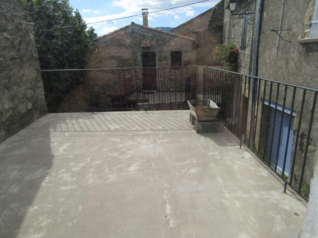 Maison de village en pierre sur Rosans (05) 5 pièce(s) 120 m2 et 2000 m2 de terrain non attenant.0699425308 Maison de village en pierre sur Rosans (05) 5 pièce(s) 120 m2 et 2000 m2 de terrain non attenant.0699425308