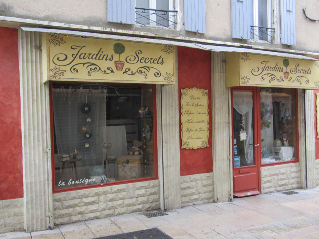 Vente boutique décoration, cadeaux,souvenirs et senteurs en Drôme Provençale. 0699425308 Vente boutique décoration, cadeaux,souvenirs et senteurs en Drôme Provençale. 0699425308