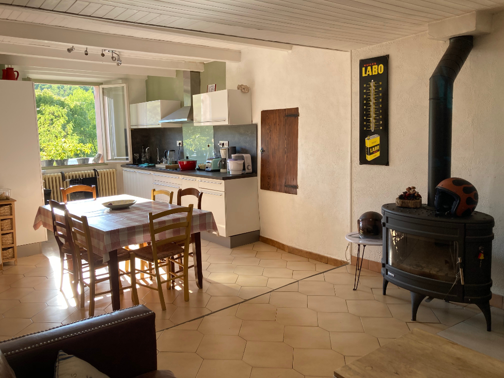 Maison Sainte Jalle 6 pièce(s) 134 m2 Maison Sainte Jalle 6 pièce(s) 134 m2