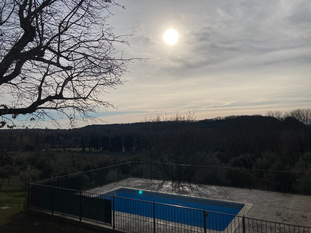 Magnifique Mas Provençale à Taulignan entièrement rénové avec une vue panoramique de truffiers et collines situé plein sud de 150m2 et 9922m2 de terrain, Annie 0668368774 Magnifique Mas Provençale à Taulignan entièrement rénové avec une vue panoramique de truffiers et collines situé plein sud de 150m2 et 9922m2 de terrain, Annie 0668368774