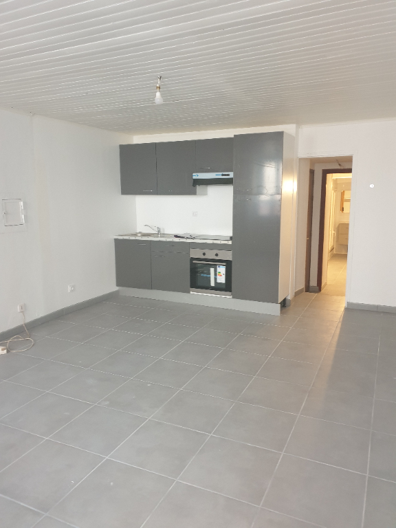 Studio rénové à Nyons 1 pièce(s) 34 m2 - 0618473547 Studio rénové à Nyons 1 pièce(s) 34 m2 - 0618473547