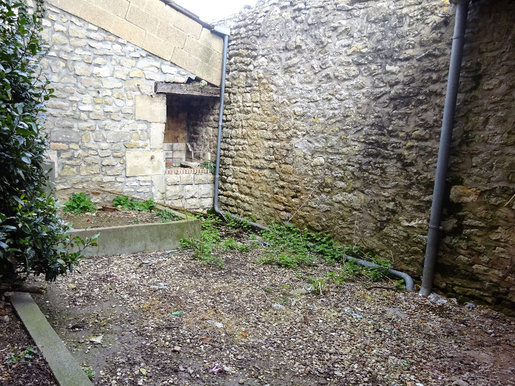 MAISON A RÉNOVER 130 M² PROCHE POITIERS MAISON A RÉNOVER 130 M² PROCHE POITIERS