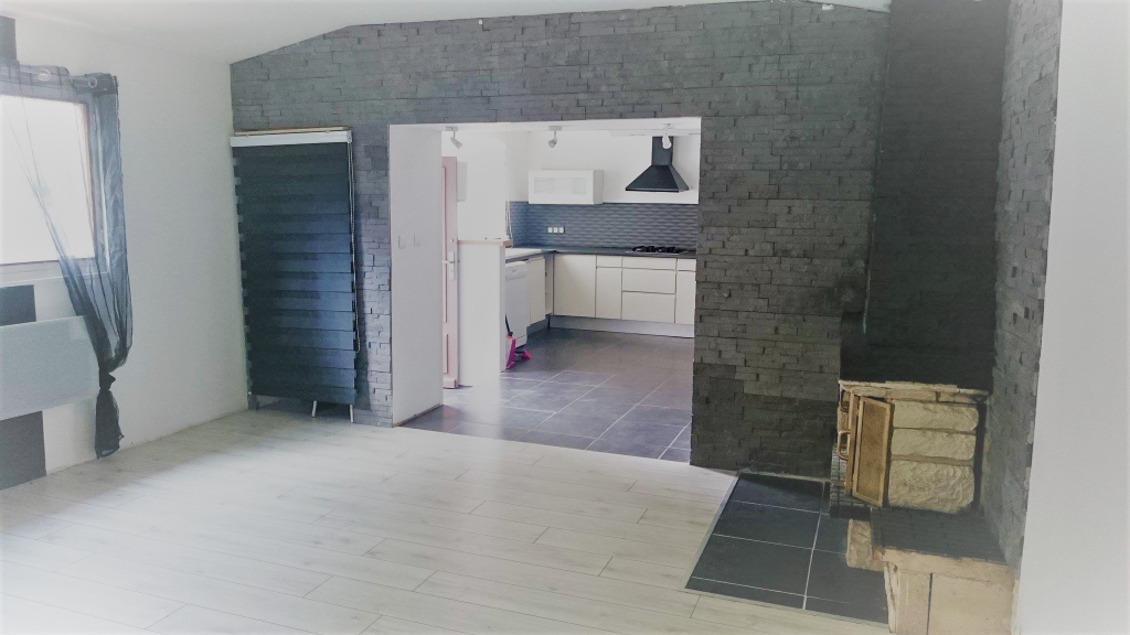 MAISON 80 M², 20 MIN DE POITIERS, LA CHAPELLE MONTREUIL. MAISON 80 M², 20 MIN DE POITIERS, LA CHAPELLE MONTREUIL.