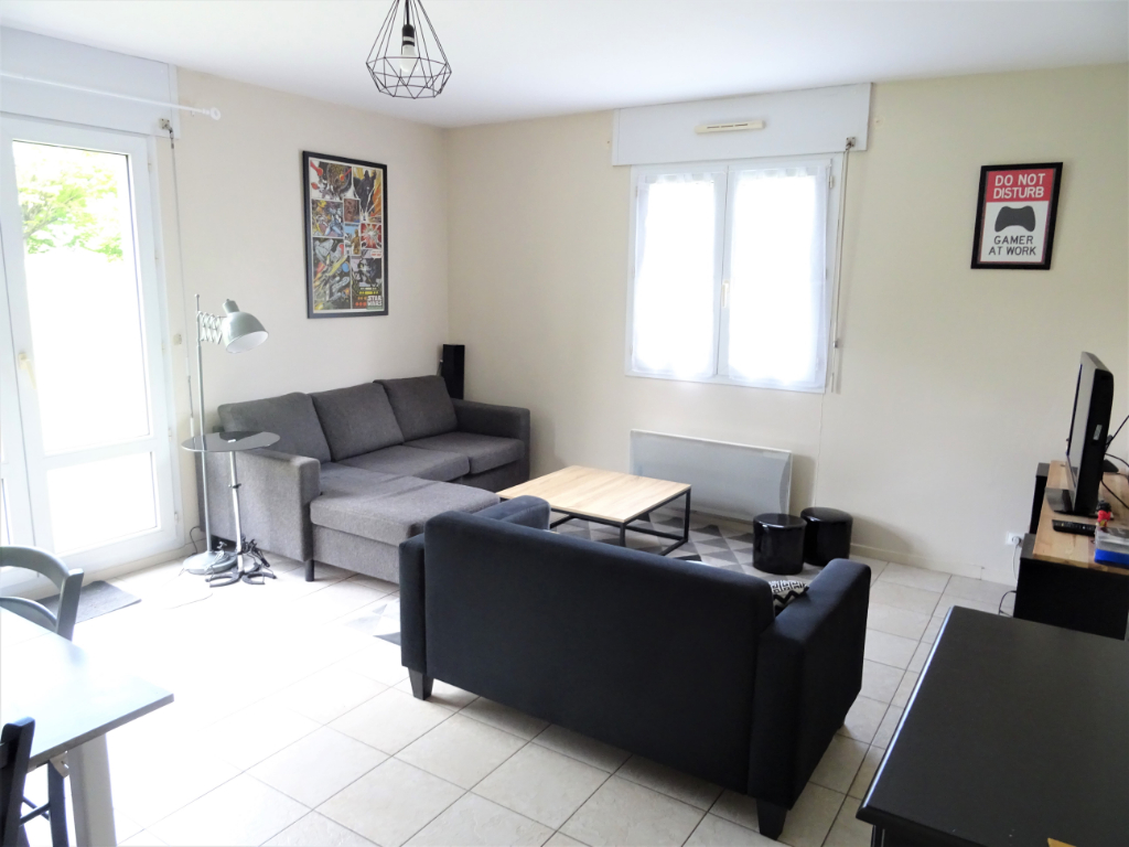 APPARTEMENT POITIERS, 2 CHAMBRES. APPARTEMENT POITIERS, 2 CHAMBRES.
