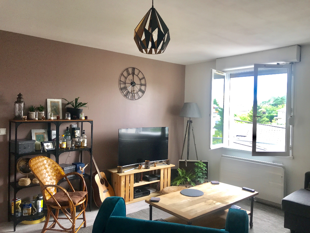 APPARTEMENT POITIERS - T2- RÉNOVE ET LUMINEUX APPARTEMENT POITIERS - T2- RÉNOVE ET LUMINEUX