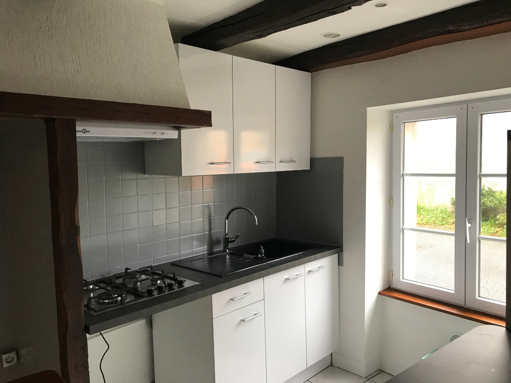 GRANDE MAISON RENOVEE IDEALE POUR UNE FAMILLE - 4 CHAMBRES- PARKING - GRENIER - CAVE GRANDE MAISON RENOVEE IDEALE POUR UNE FAMILLE - 4 CHAMBRES- PARKING - GRENIER - CAVE