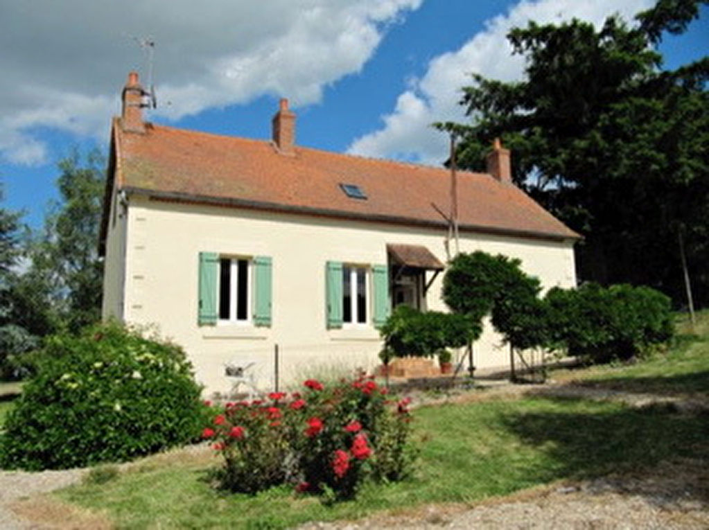 Saint Hilaire -Maison avec grange et grand hangar en bois, sur un terrain de 5 ha; endroit retiré et très calme. Saint Hilaire -Maison avec grange et grand hangar en bois, sur un terrain de 5 ha; endroit retiré et très calme.