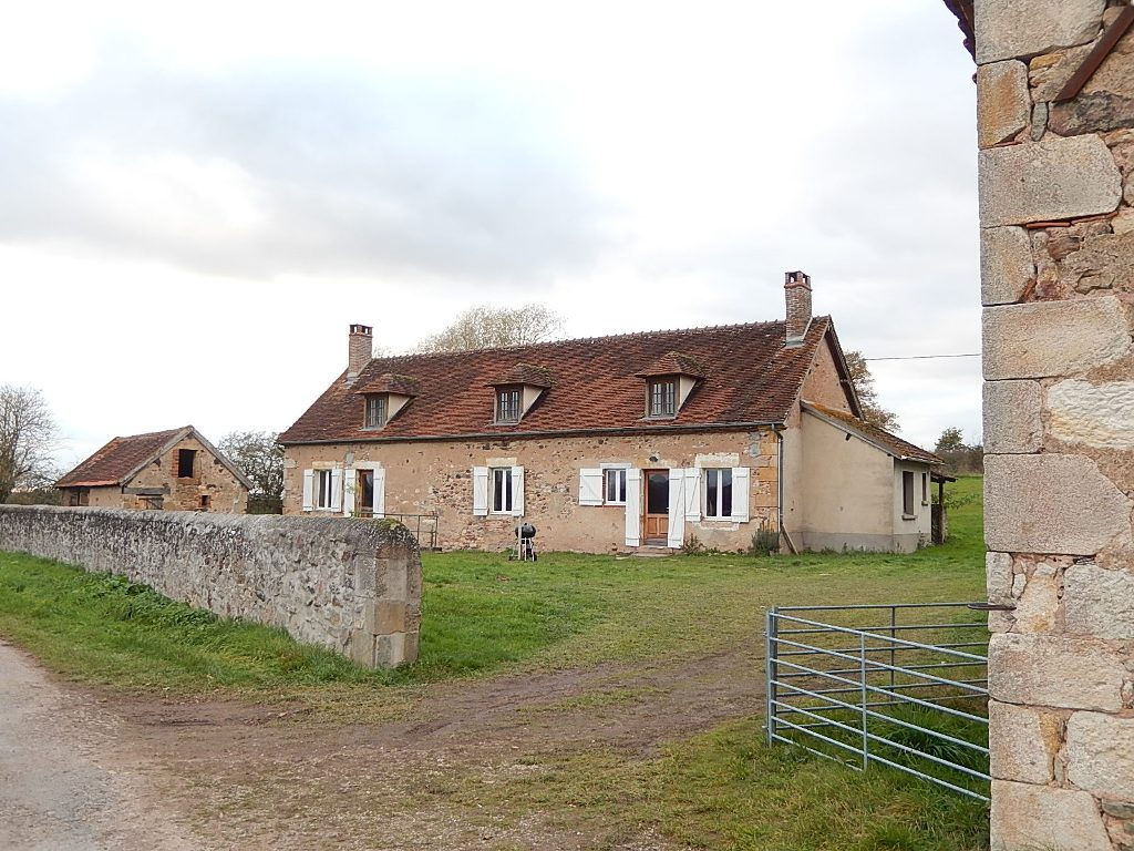 Cerilly- Authentique fermette sur un terrain de 2315m² proche de la Forêt de Tronçais Cerilly- Authentique fermette sur un terrain de 2315m² proche de la Forêt de Tronçais