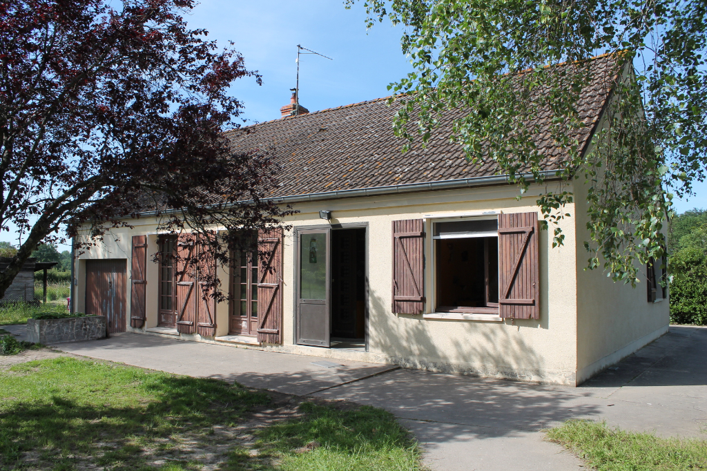 Isle et Bardais - Maison, sur 1 ha, à la campagne au calme, proche du Foret. Isle et Bardais - Maison, sur 1 ha, à la campagne au calme, proche du Foret.