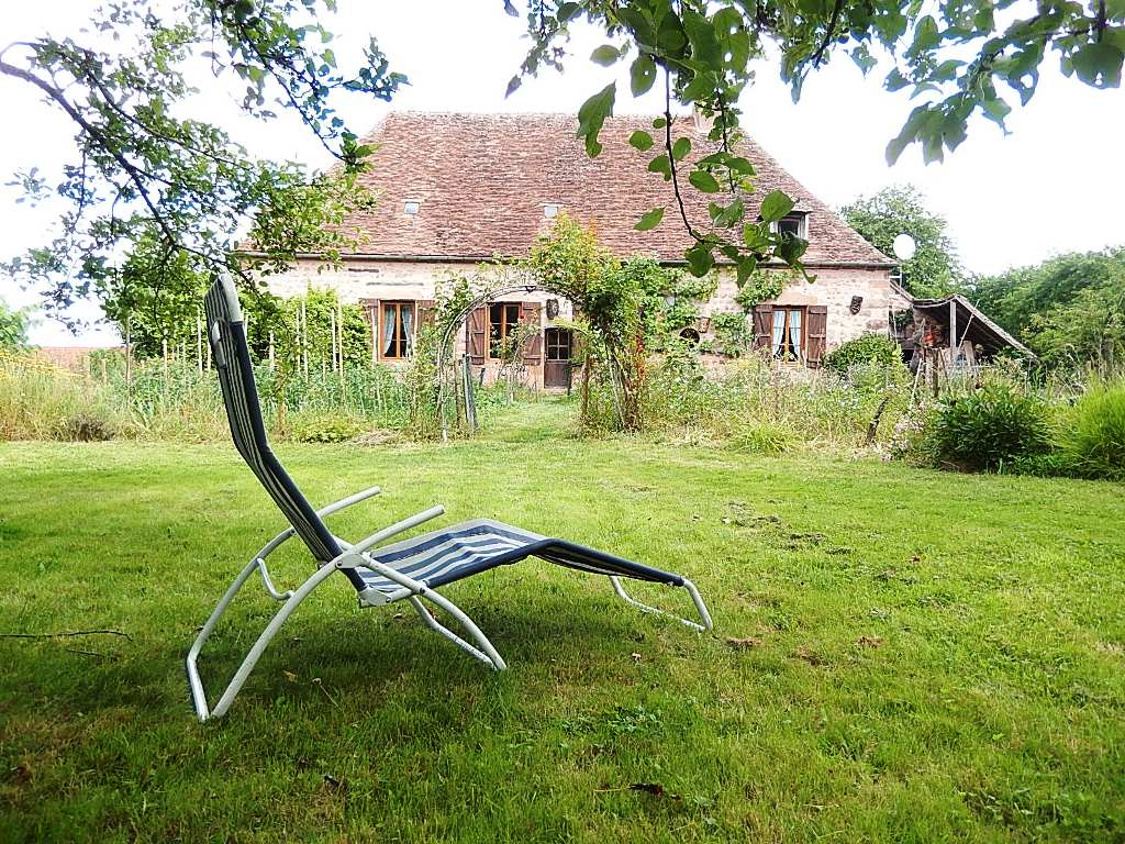 Ygrande Maison avec caractère, avec appartement sur l'étage, sur terrain de 3000m² Ygrande Maison avec caractère, avec appartement sur l'étage, sur terrain de 3000m²