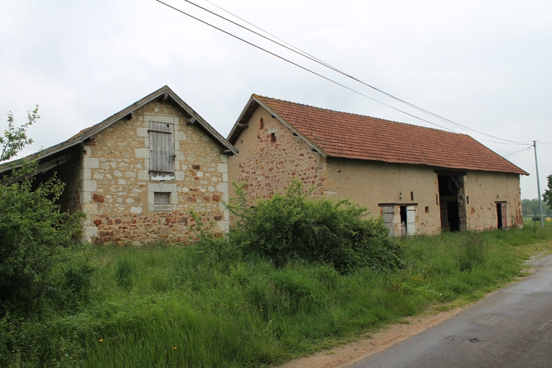 Murat --2 Granges à rénover sur terrain de 2500m² avec un joli vue Murat --2 Granges à rénover sur terrain de 2500m² avec un joli vue