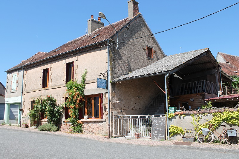 St Plaisir - Boutique +atelier "Fabrication Artisanale de Bougies" avec une maison au dessus. St Plaisir - Boutique +atelier "Fabrication Artisanale de Bougies" avec une maison au dessus.