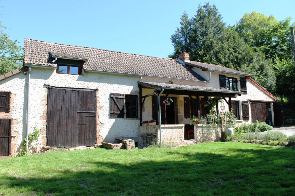 Barrais Bussolles ? Fermette isolée avec 2,3 hectares attenante à la maison. Barrais Bussolles ? Fermette isolée avec 2,3 hectares attenante à la maison.