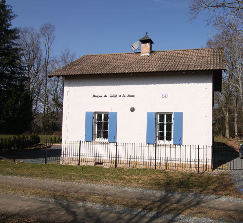 St Marien - Maison , ancien Gare dans une zone boisée, endroit isolé avec un terrain de 2000 m² St Marien - Maison , ancien Gare dans une zone boisée, endroit isolé avec un terrain de 2000 m²