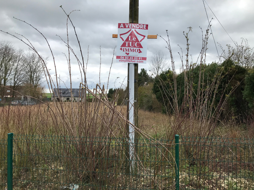 TERRAIN CONSTRUCTIBLE 1600 M² TERRAIN CONSTRUCTIBLE 1600 M²