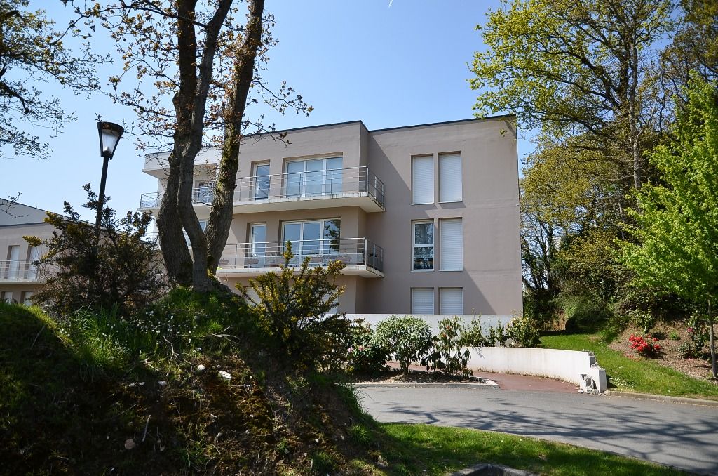 BREST PEN AR CHLEUZ- T2 récent de 44m² avec parking et ascenseur BREST PEN AR CHLEUZ- T2 récent de 44m² avec parking et ascenseur