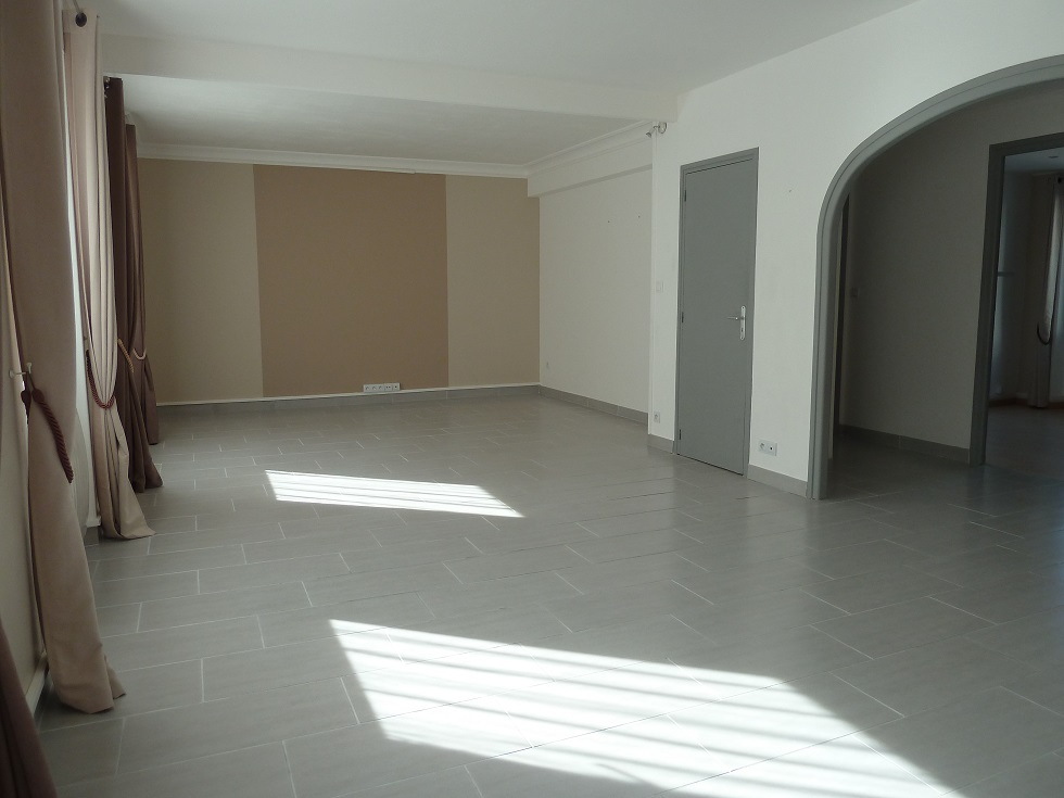 PLOUDALMEZEAU- Centre Bourg Appartement T4 PLOUDALMEZEAU- Centre Bourg Appartement T4