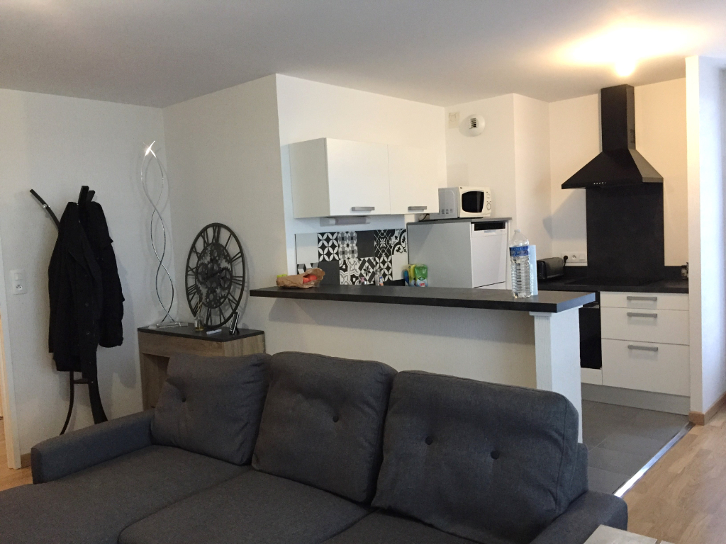 GUIPAVAS - Appartement T3 récent de 60m² avec deux places de stationnement et une cave GUIPAVAS - Appartement T3 récent de 60m² avec deux places de stationnement et une cave