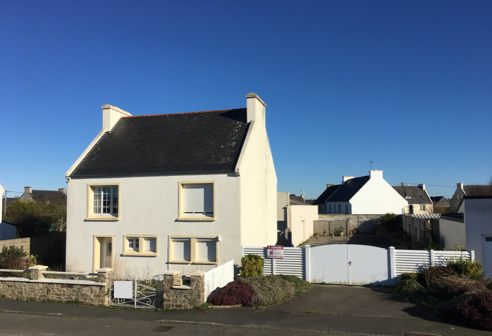 Maison 135 m2 avec hangar 110 m2 Ploudalmézeau Maison 135 m2 avec hangar 110 m2 Ploudalmézeau
