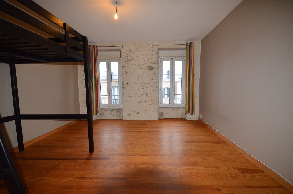 BREST SAINT MICHEL - Studio au premier étage dans rue calme BREST SAINT MICHEL - Studio au premier étage dans rue calme