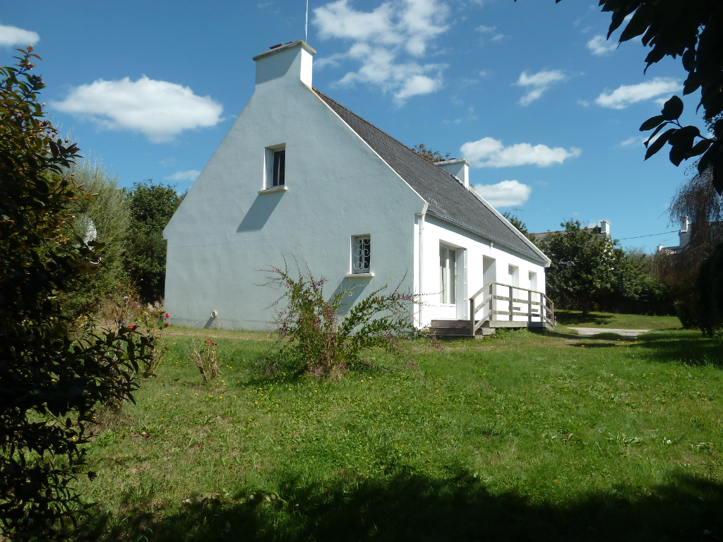 VENDUE - Maison de plain-pied, années 80, bourg de Brélès. VENDUE - Maison de plain-pied, années 80, bourg de Brélès.