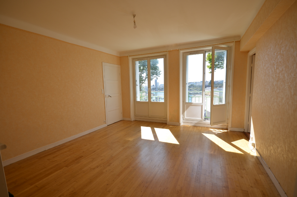 BREST JEAN MOULIN - Appartement T4 de 74m² BREST JEAN MOULIN - Appartement T4 de 74m²