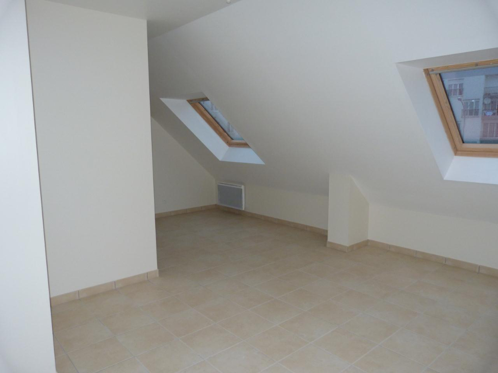 COMPROMIS SIGNE- BREST - SAINT PIERRE Studio de 25m² avec place de parking COMPROMIS SIGNE- BREST - SAINT PIERRE Studio de 25m² avec place de parking