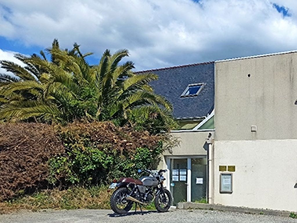Plouzané - 2 locaux sur 2 niveaux 100 m2 Plouzané - 2 locaux sur 2 niveaux 100 m2