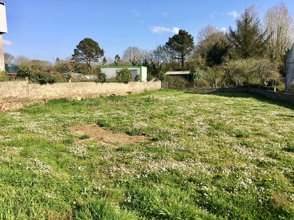 Terrain constructible 695 m2 Tréouergat Terrain constructible 695 m2 Tréouergat