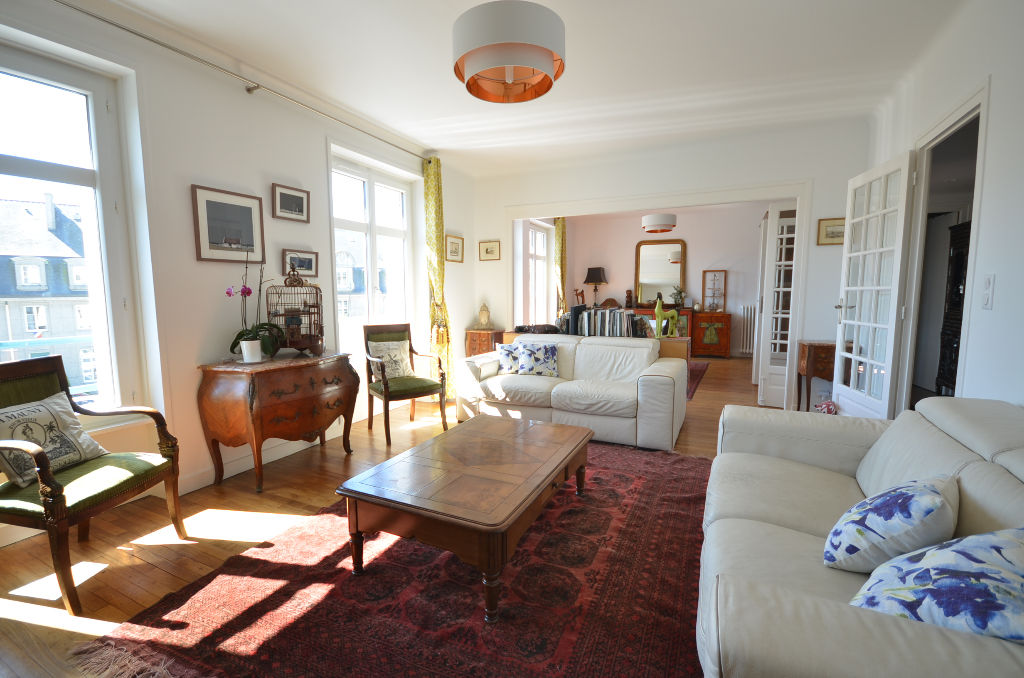 VENDU- BREST- TRIANGLE D'OR - APPARTEMENT 6 PIÈCES AU CALME - INTÉRIEUR EN EXCELLENT ÉTAT VENDU- BREST- TRIANGLE D'OR - APPARTEMENT 6 PIÈCES AU CALME - INTÉRIEUR EN EXCELLENT ÉTAT